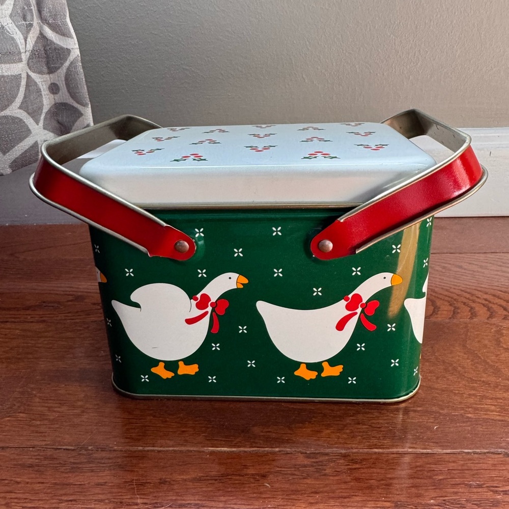 Vintage-Style Green Duck Tin Storage Box with Red Handles
